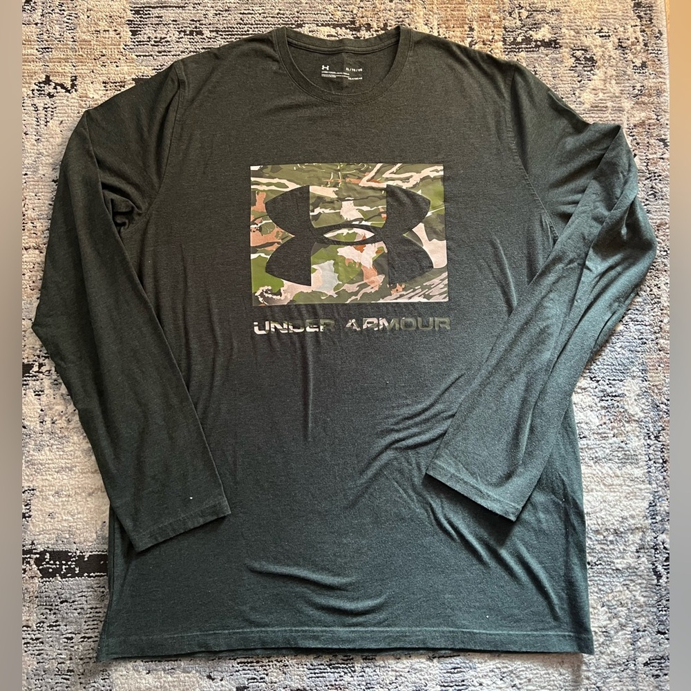 Under Armour Men's Dark Green Camo Logo Long Sleeve Tee